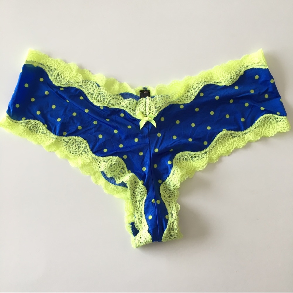 Victoria’s Secret panties size L